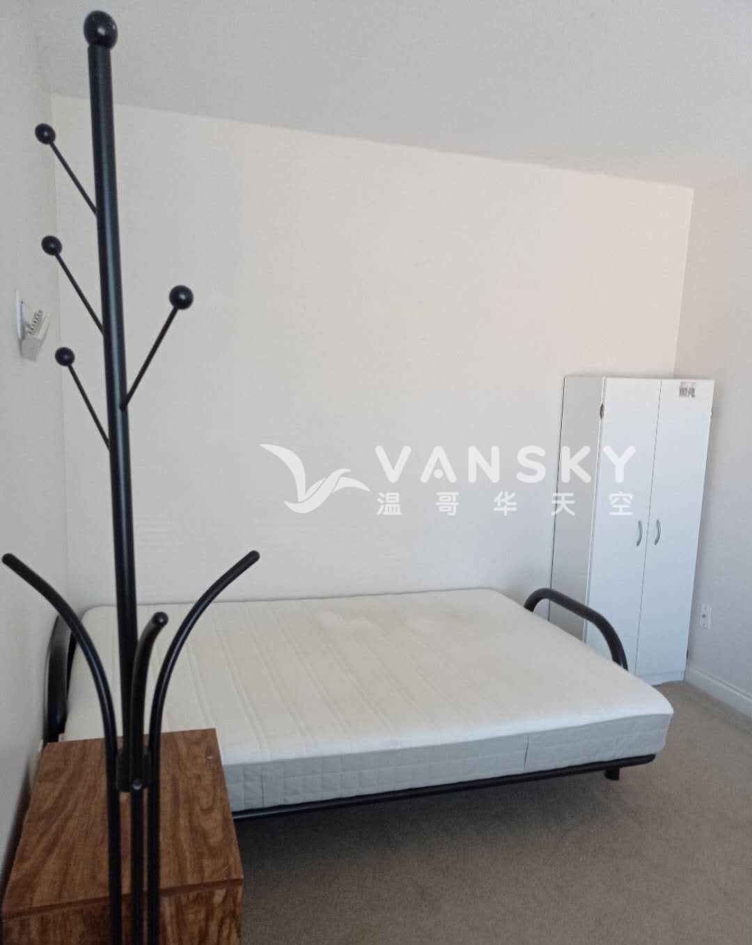 220621135047_bedroom 2.jpg